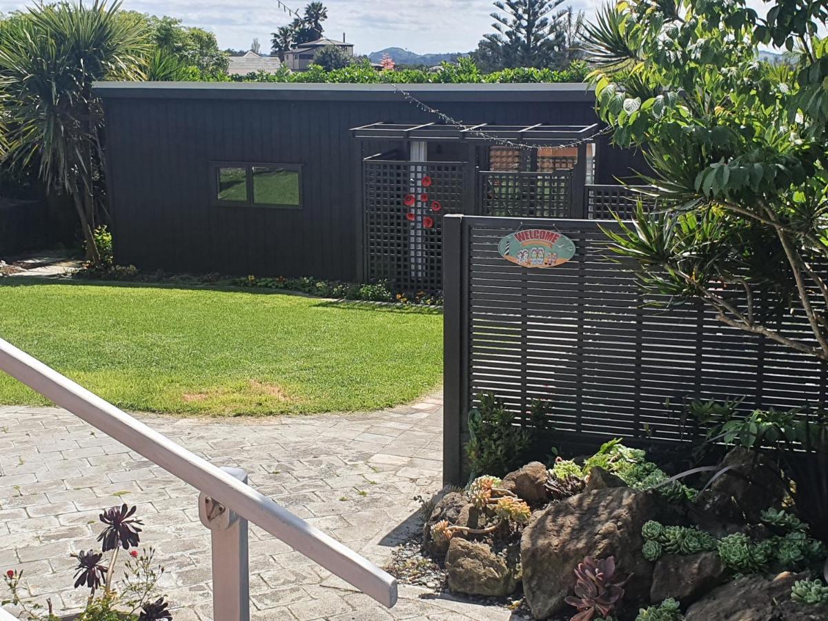 Red Beach Garden Cottage Exterior photo