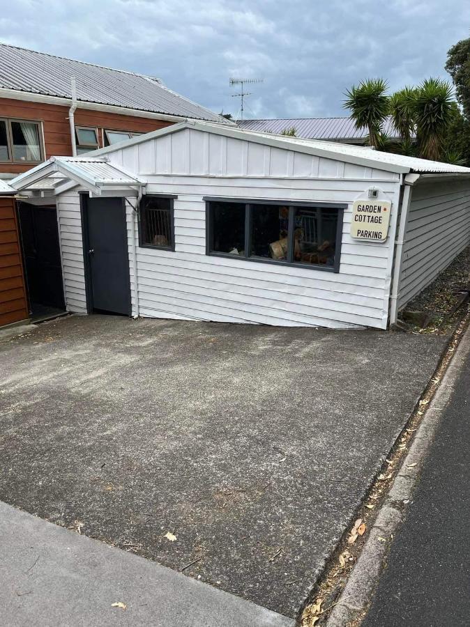 Red Beach Garden Cottage Exterior photo